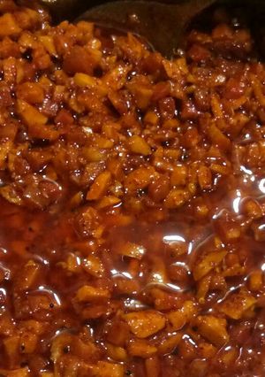 A picture of Gajar haldi ka achar.