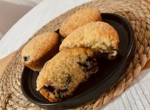 Una foto de Muffins de vainilla y arándanos 🫐