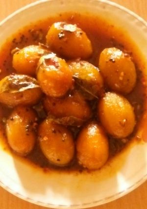 A picture of Hog plum achar.