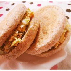A picture of English Muffin and Avocado Egg Sandwich.