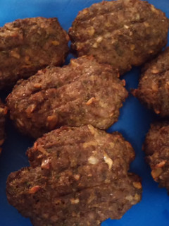 A picture of Salisbury Steak.