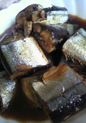 A picture of Tasty Candied Pacific Saury in a Frying Pan.
