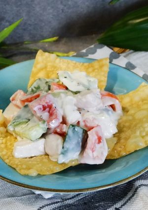 Foto resep Tomato & Cucumber Salad with Creamy Cheese Dressingトマトとキュウリのサラダ クリーミーチーズドレッシング
