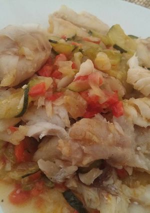 Una foto de Buenísimo pescado con sofrito