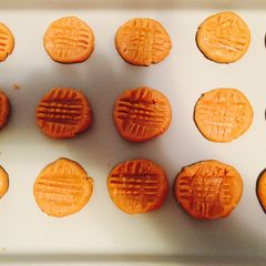A picture of Gluten Free Peanut Butter Cookies.