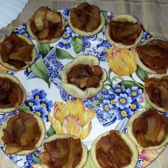 A picture of Apple Tarts.