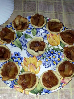 A picture of Apple Tarts.
