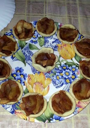 A picture of Apple Tarts.