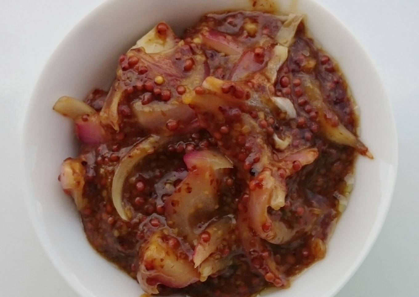 Onion In Whole Grain Mustard Sauce
