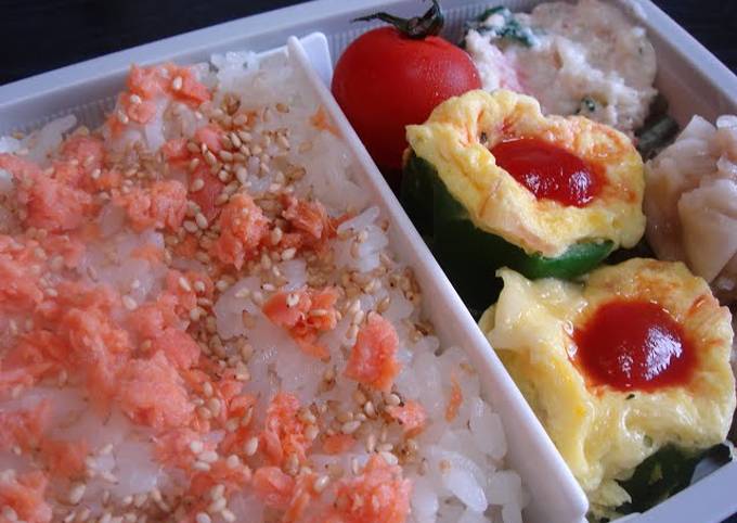 Recipe of Thomas Keller Recommended for Bentos Eggs in Green Pepper Cups