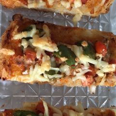 A picture of Bread pizza.