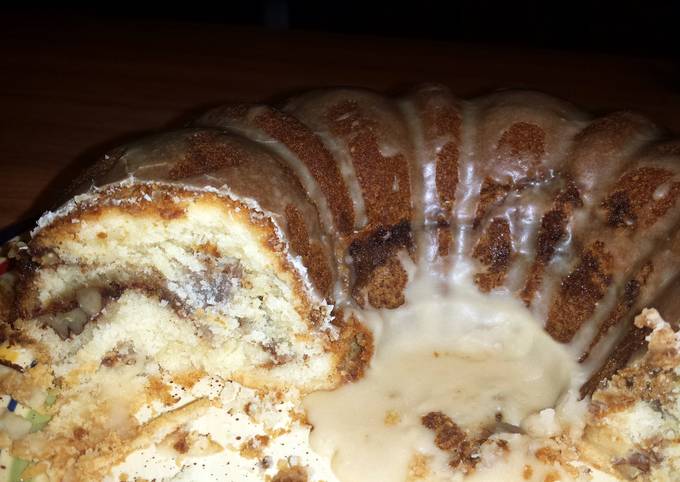 Knowing These 10 Secrets Will Make Your Sour Cream Coffee Cake