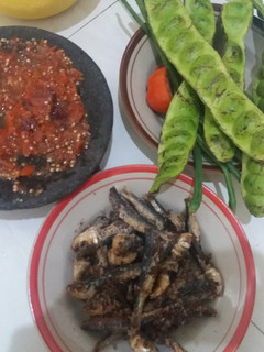 Foto resep Sambal mentah & ikan asin lalaban