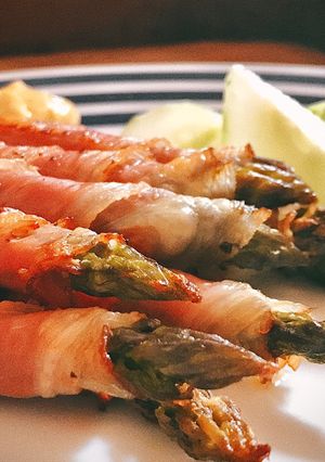 Hình của món Măng Tây Cuộn Bacon Xông Khói Nướng.
