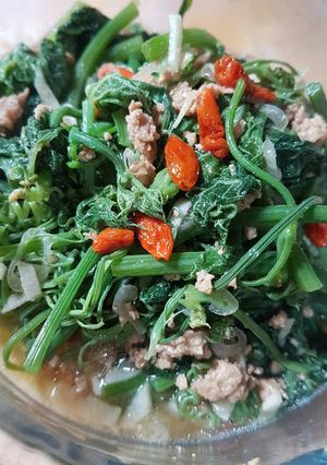 Foto resep Tumis pucuk labu dengan daging dan goji berry