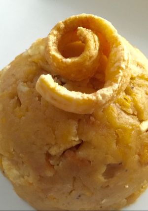Una foto de Mofongo (Majado de Plátano con Chicharrón)
