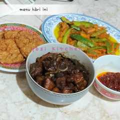 A picture of Acar kuning timun dan wortel.