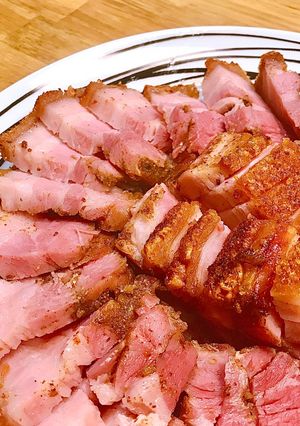 Hình của món Heo Quay Đắp Muối Hột.