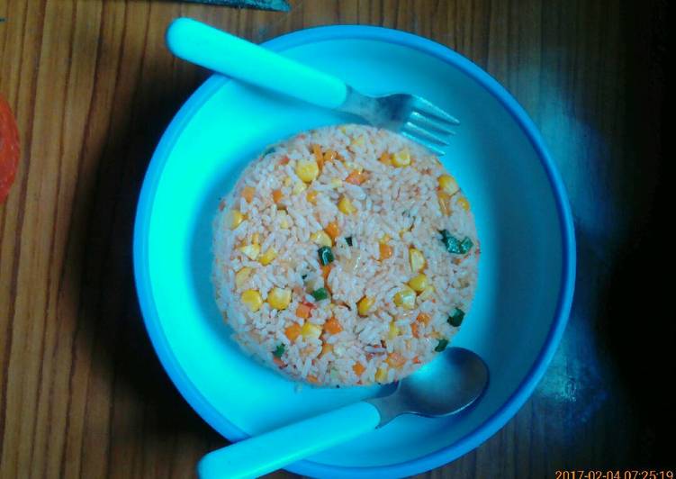 Nasi goreng warna warni