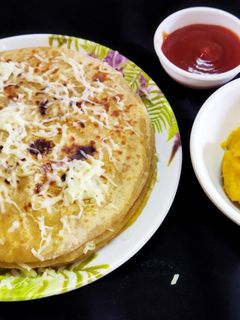 આલુ પરોઠા (Aloo Paratha Recipe In Gujarati) રેસીપી મુખ્ય ફોટો