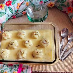 A picture of Quick Bread and Malai Pudding.