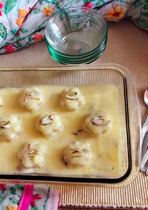 A picture of Quick Bread and Malai Pudding.