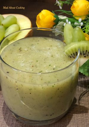 A picture of Muskmelon Kiwi Smoothie – Summer Drink.