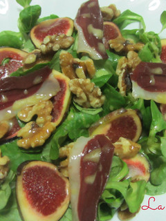 Una foto de Ensalada de otoño con higos