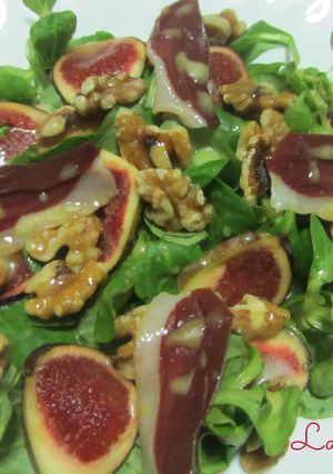 Una foto de Ensalada de otoño con higos