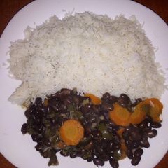 A picture of Wali wa Nazi/coconut rice.