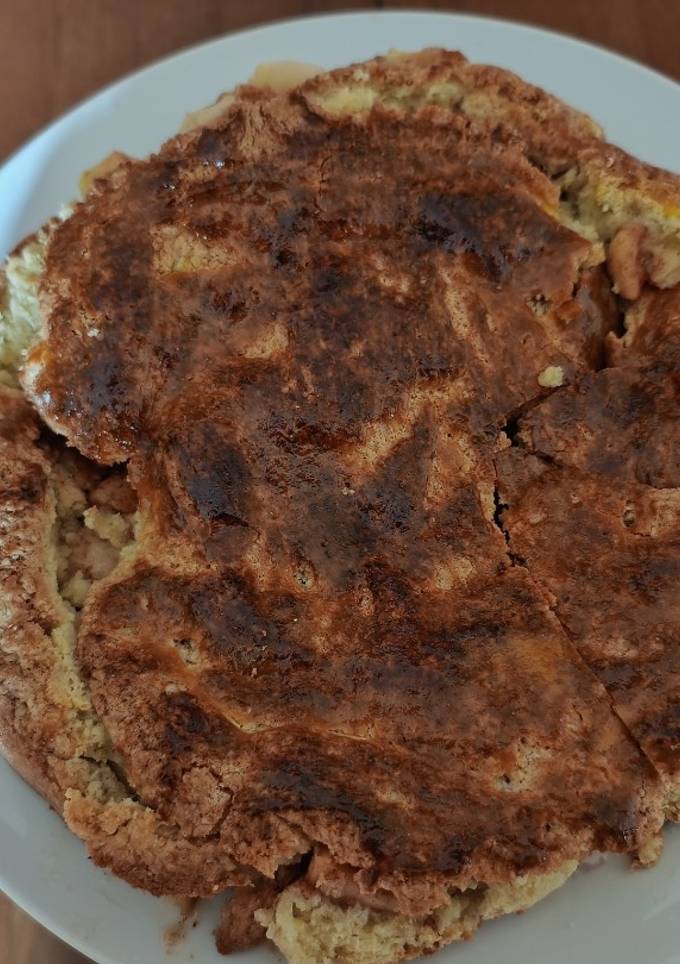 Яблучний пиріг з корицею