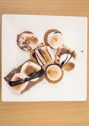 A picture of Smores.