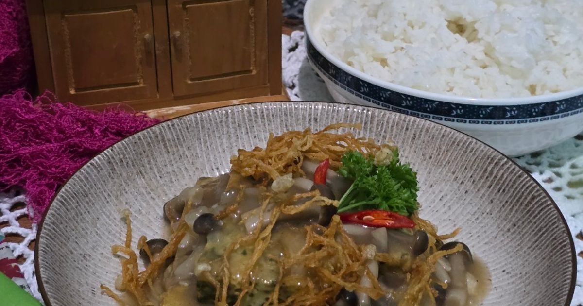 345. Spinach Tofu with Shimeji Mushroom Sauce