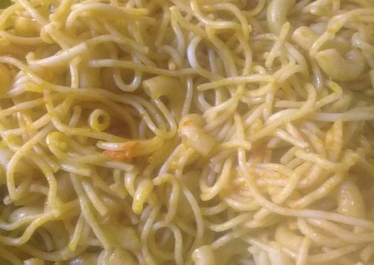 Macaroni and spaghetti jollof