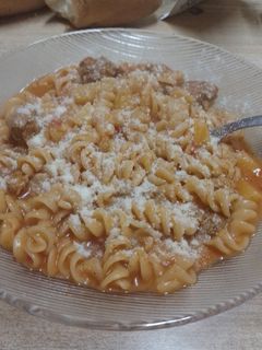 Una foto de Guiso de fideos con carne
