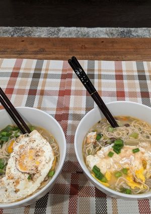 A picture of Veggie Ramen (instant).