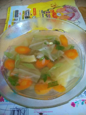Langkah Gampang Menyiapkan Resep 18. Sayur sop pelangi yang Enak Banget Anti Ribet, Uenak Banget
