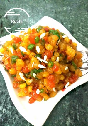 A picture of Tri colour meethi boondi.