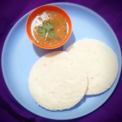 A picture of Saame tatte idli/ Little millet tatte idli.
