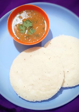 A picture of Saame tatte idli/ Little millet tatte idli.