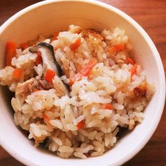 Tuna steamed rice A picture of Tuna steamed rice.