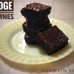A picture of Yummiest fudge brownies.