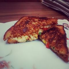 A picture of Very cheesy treat.