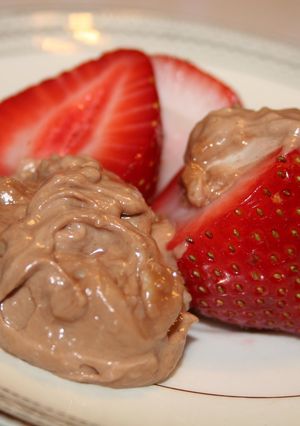 A picture of Fluffernutter Fruit Dip.