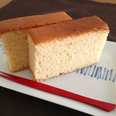 A picture of Moist Castella in a Pound Cake Pan.