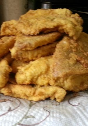 A picture of Mama's catfish & spaghetti.