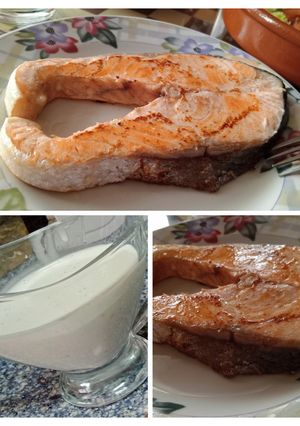 Una foto de Salmón con salsa lactonesa, ideal para combinar y acompañar diversas recetas 🐟🥩🍗