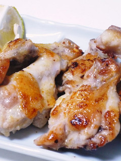 A picture of Butterflied Chicken Wings Grilled with Seasoned Salt.