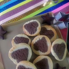 A picture of Venilla choco cookies.