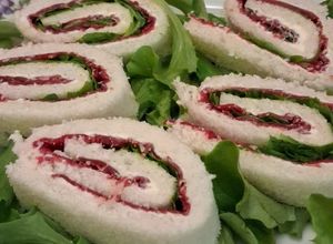 Foto di Rotolini di pancarré con bresaola e insalatina 🥗